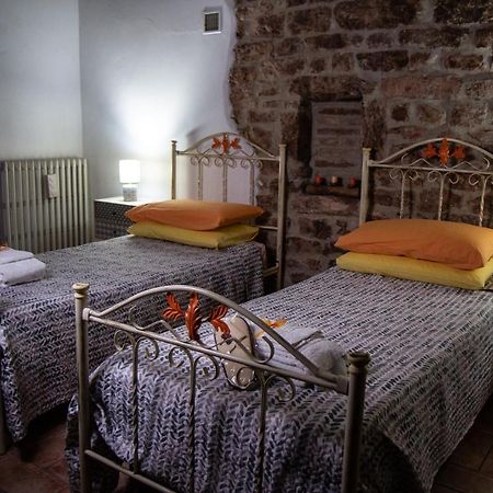 Casa Cristiano Bed & Breakfast Piobbico Exteriör bild