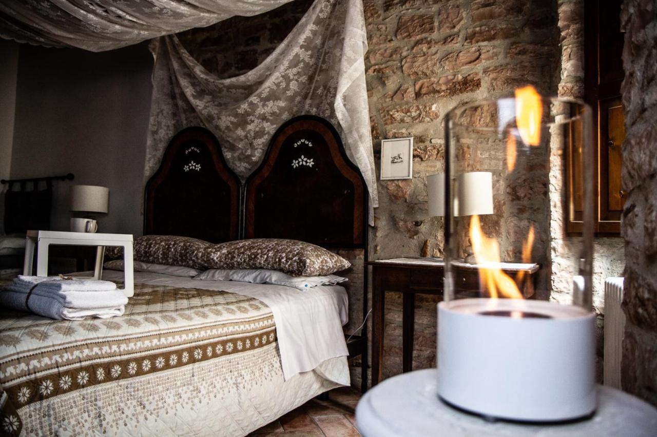 Casa Cristiano Bed & Breakfast Piobbico Exteriör bild