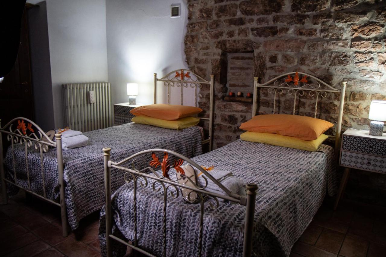 Casa Cristiano Bed & Breakfast Piobbico Exteriör bild